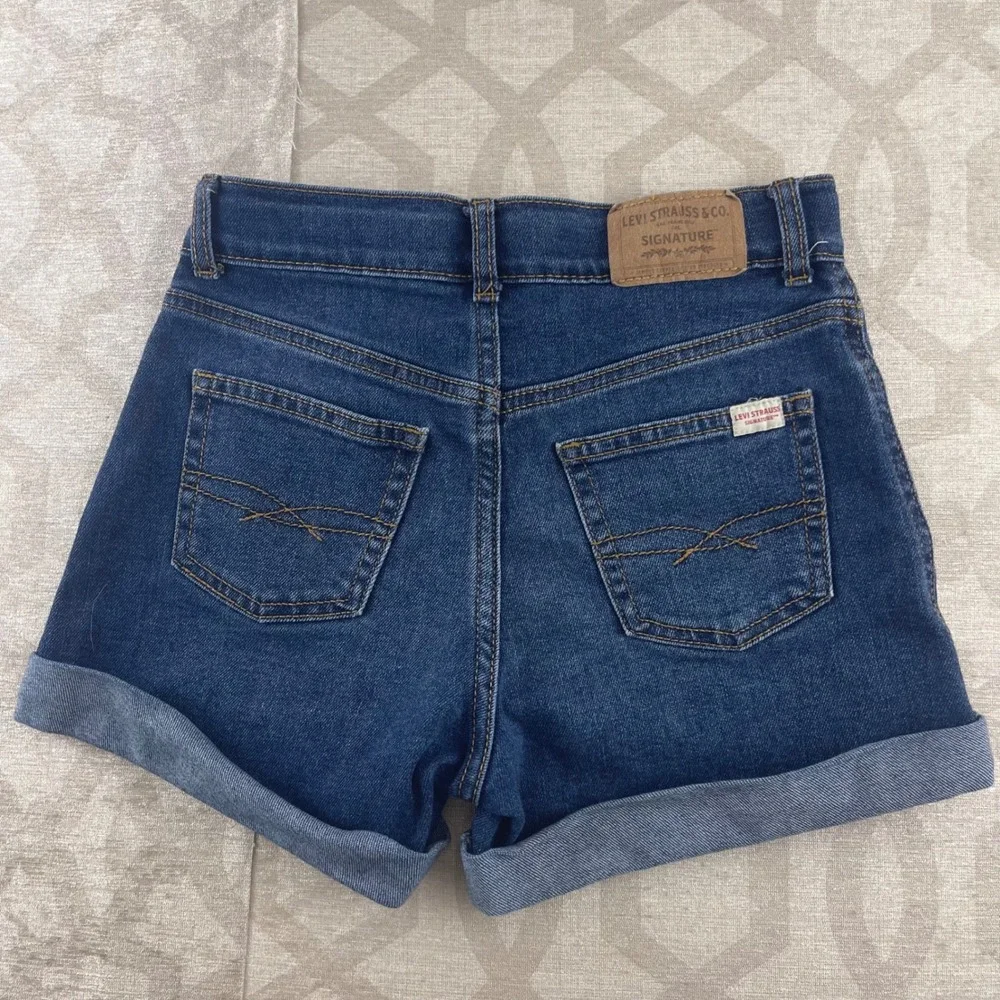 Signature by Levi Strauss Girls Vintage High Rise Mom Shorts Floral Blue Size 10